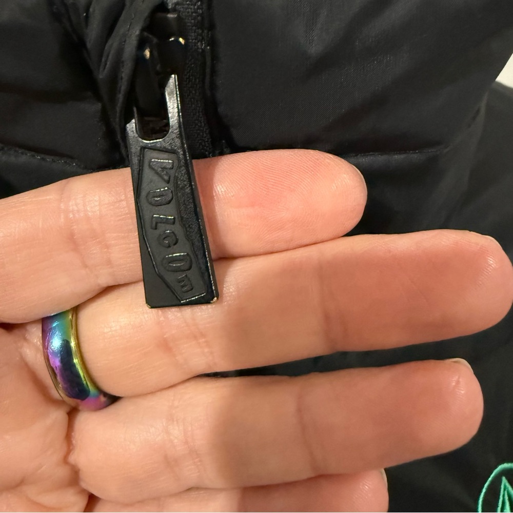 Volcom Black Puffer Jacket - Picture 3 of 14